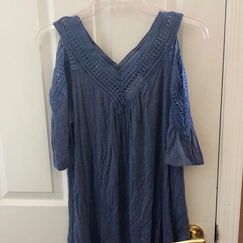 FINAL MARKDOWN Unique French laundry cold shoulder top small